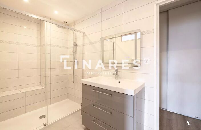 L'ÉLÉGANCE - Appartement Dernier Étage T2 de 70m2 - 2 Balcons - — photo 4