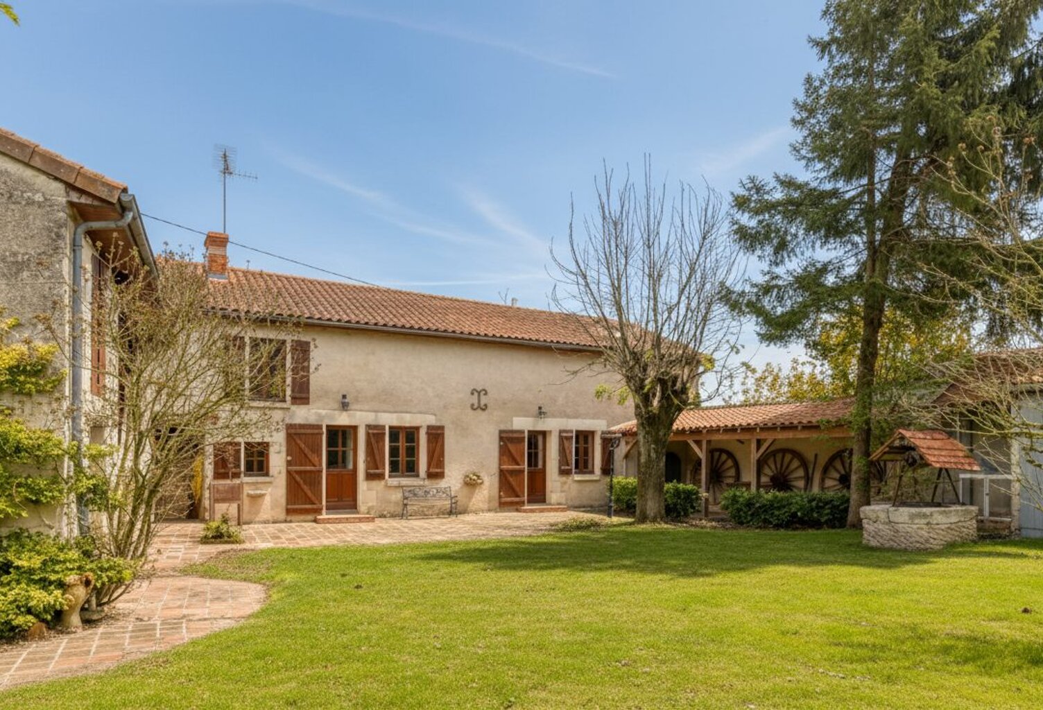 À vendre  Maison de charme en pierre proche Richelieu — photo 1