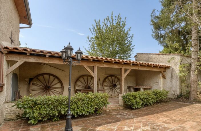 À vendre  Maison de charme en pierre proche Richelieu — photo 2