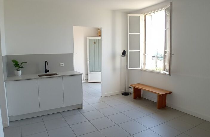 Maison 3 chambres avec garage à rénover  parfait projet loc — photo 3