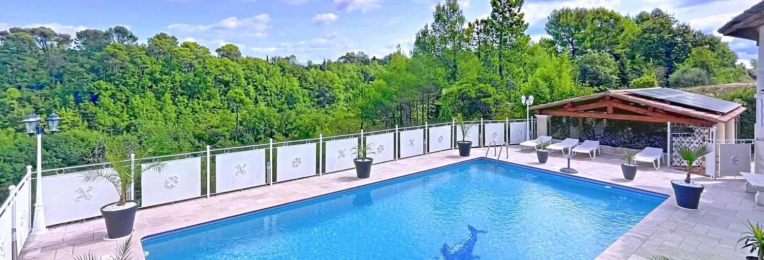 Maison 6 Pièces 192 m² à vendre à Saint-Paul-en-Forêt (83440)