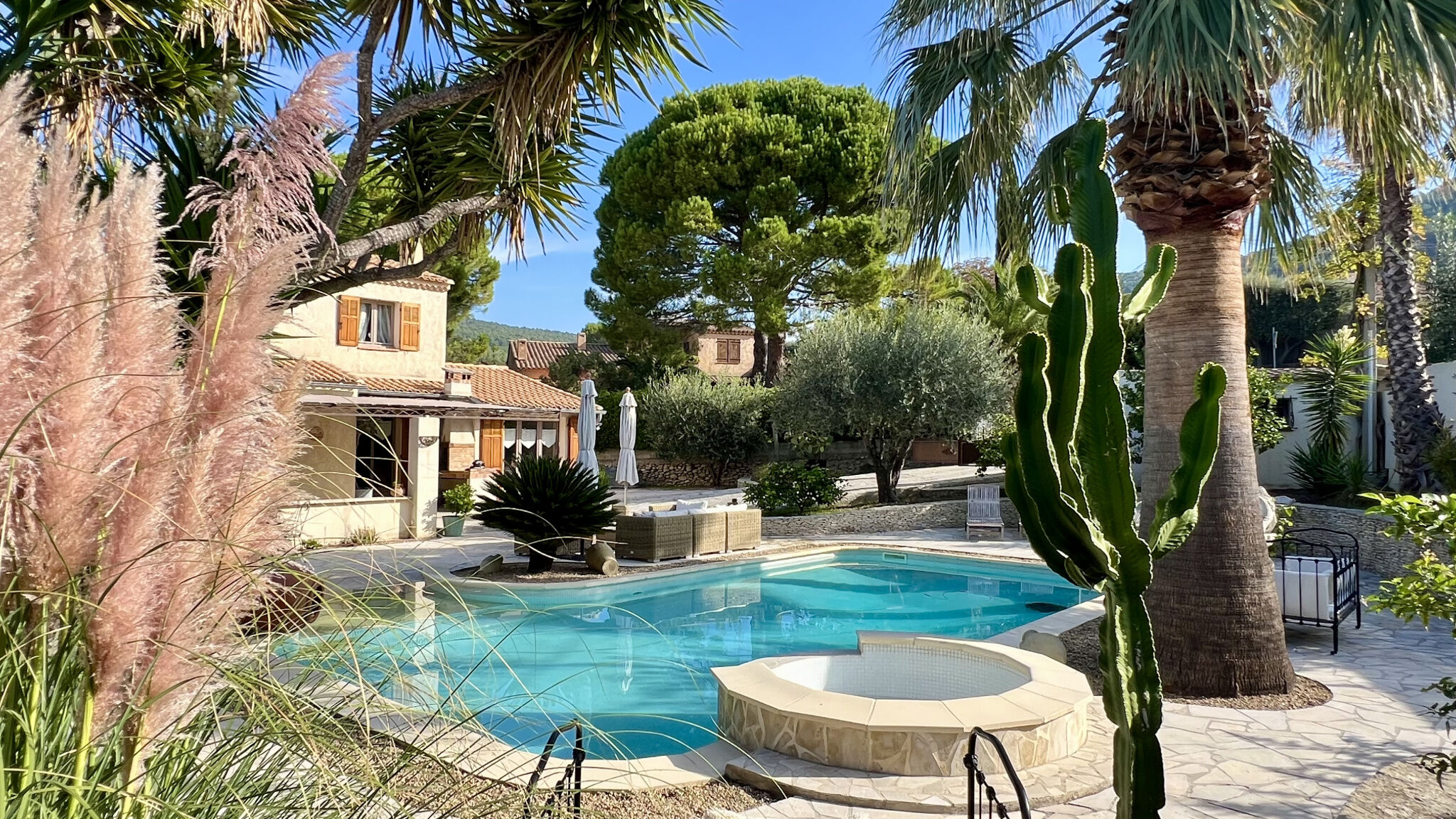 Villa / Maison  T6 à vendre Ceyreste 13600