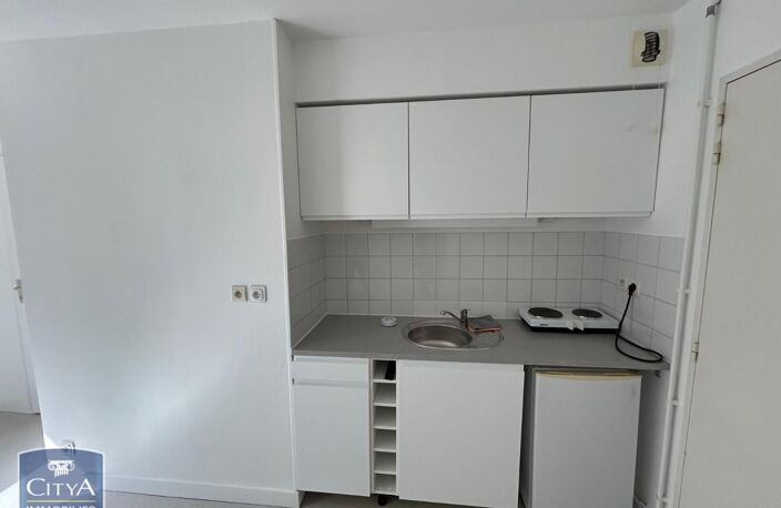 Location appartement 2 pièces 32 m² à Tours (37000) — photo 2