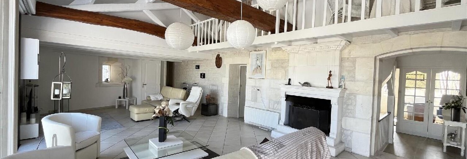 Maison 7 Pièces 230 m² à vendre à Gensac-la-Pallue (16130)