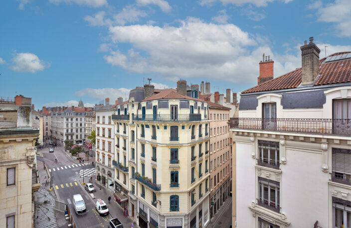 Lyon 1er   Bel appartement T5 lumineux avec balcon filant et — photo 3