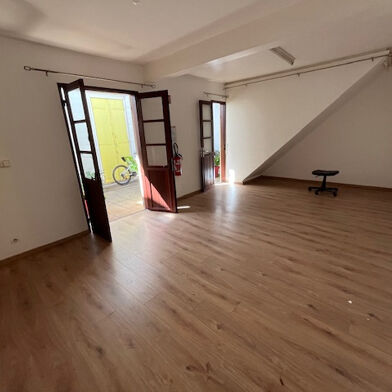 Commerce 4 pièces 700 €