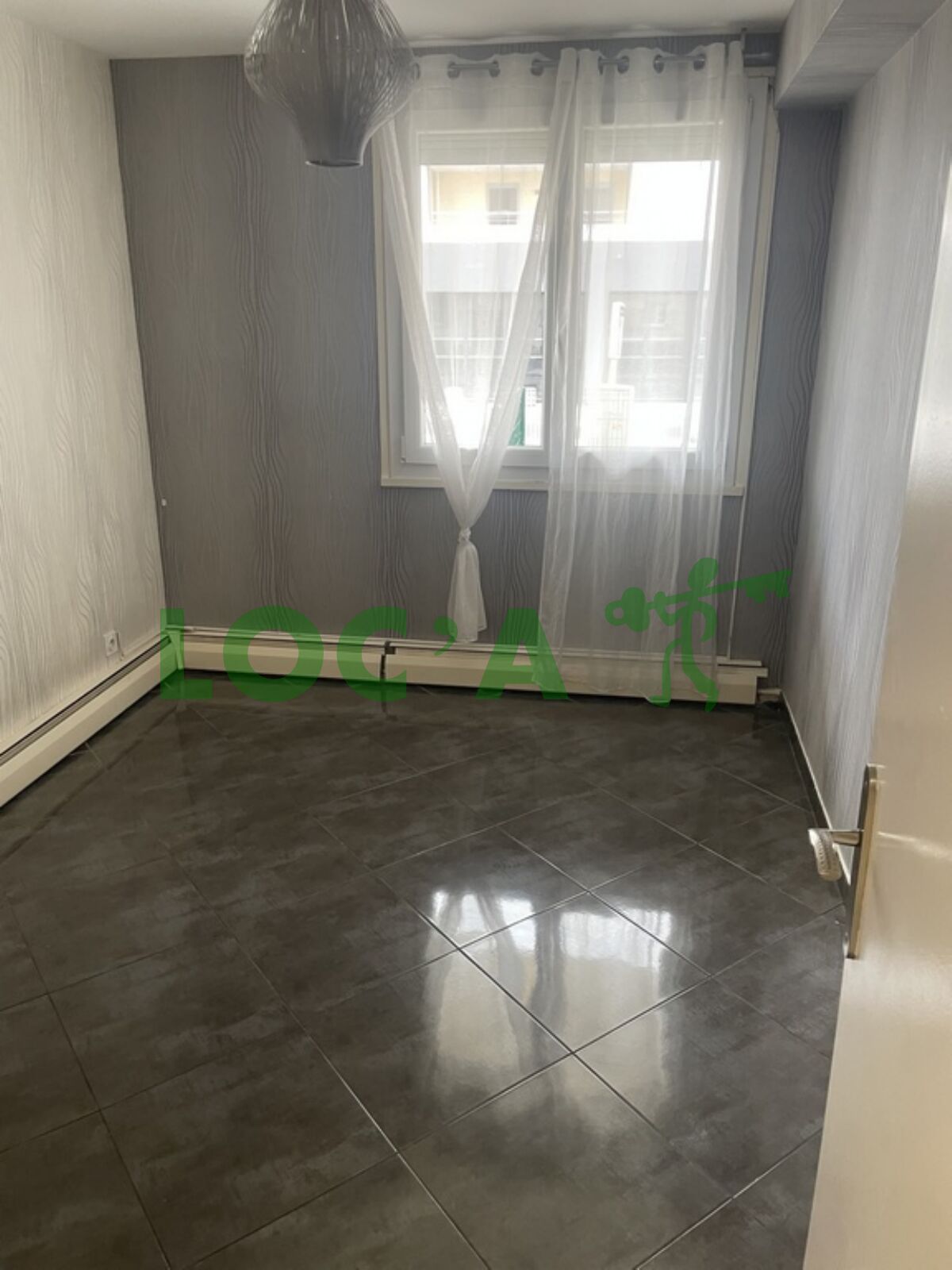 Location T4 76 m² à Chenôve 951 ¤ CC /mois