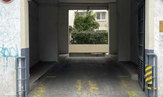 Garage   m² à louer à Paris 10 (75010)