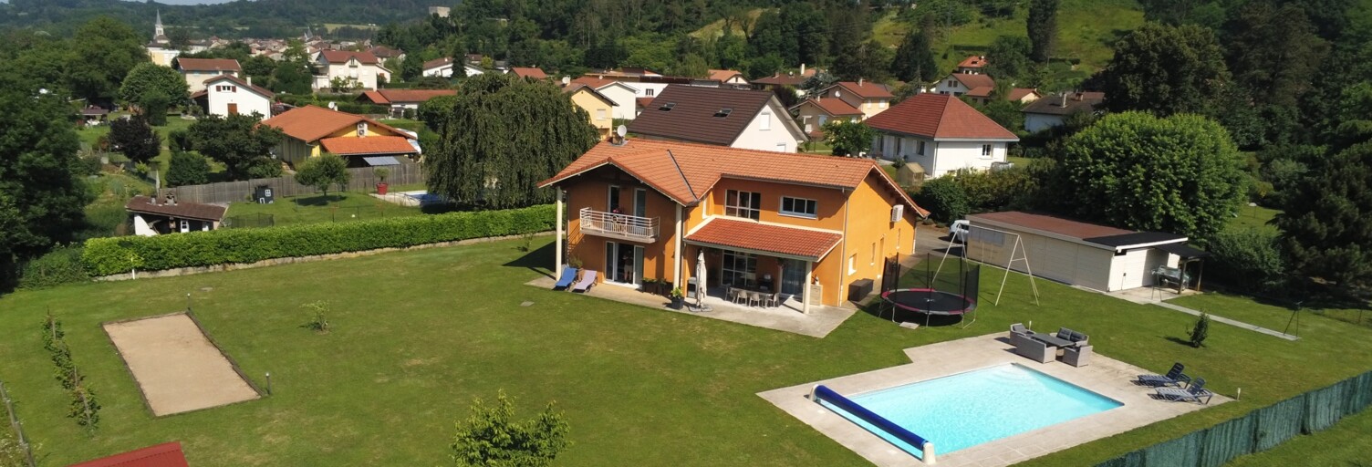 Maison 9 Pièces 210 m² à vendre à Poncin (01450)