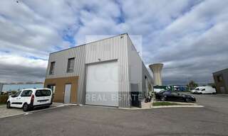 Commerce  230 m² à louer à Corbas (69960)