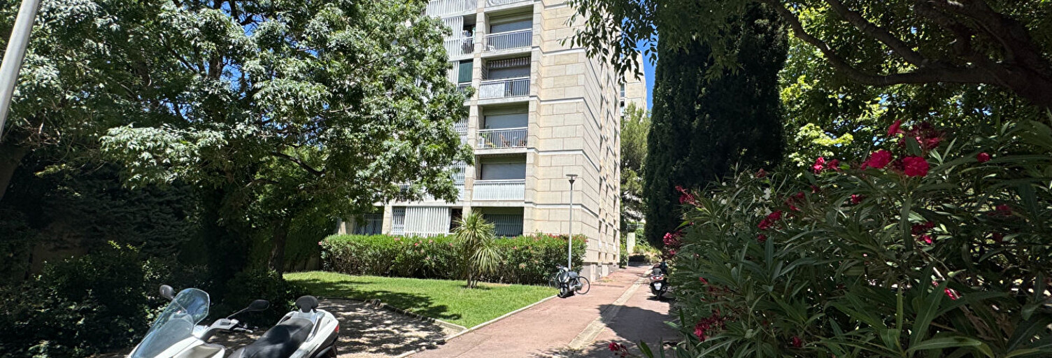 Garage   m² à vendre à Marseille 13 (13013)