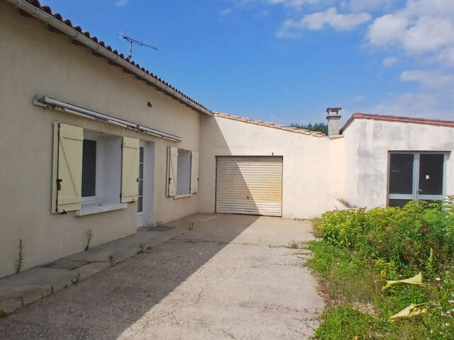 A RENOVER Maison T5  avec garage  sur 1000 m² St Sulpice De Royan centre — photo du bien
