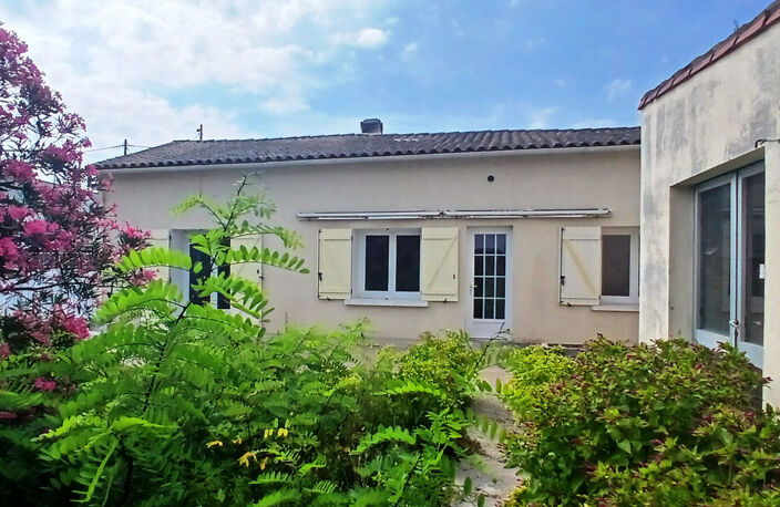 A RENOVER Maison T5  avec garage  sur 1000 m² St Sulpice De Royan centre — photo 2