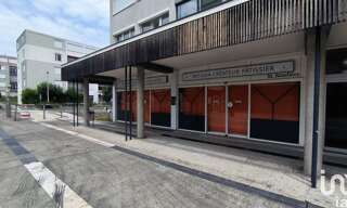 Divers  300 m² à louer à Mourenx (64150)