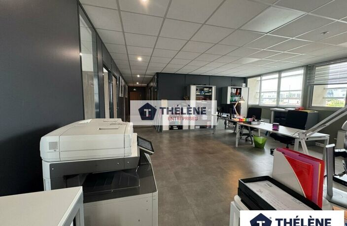BUREAUX à LOUER — photo 2