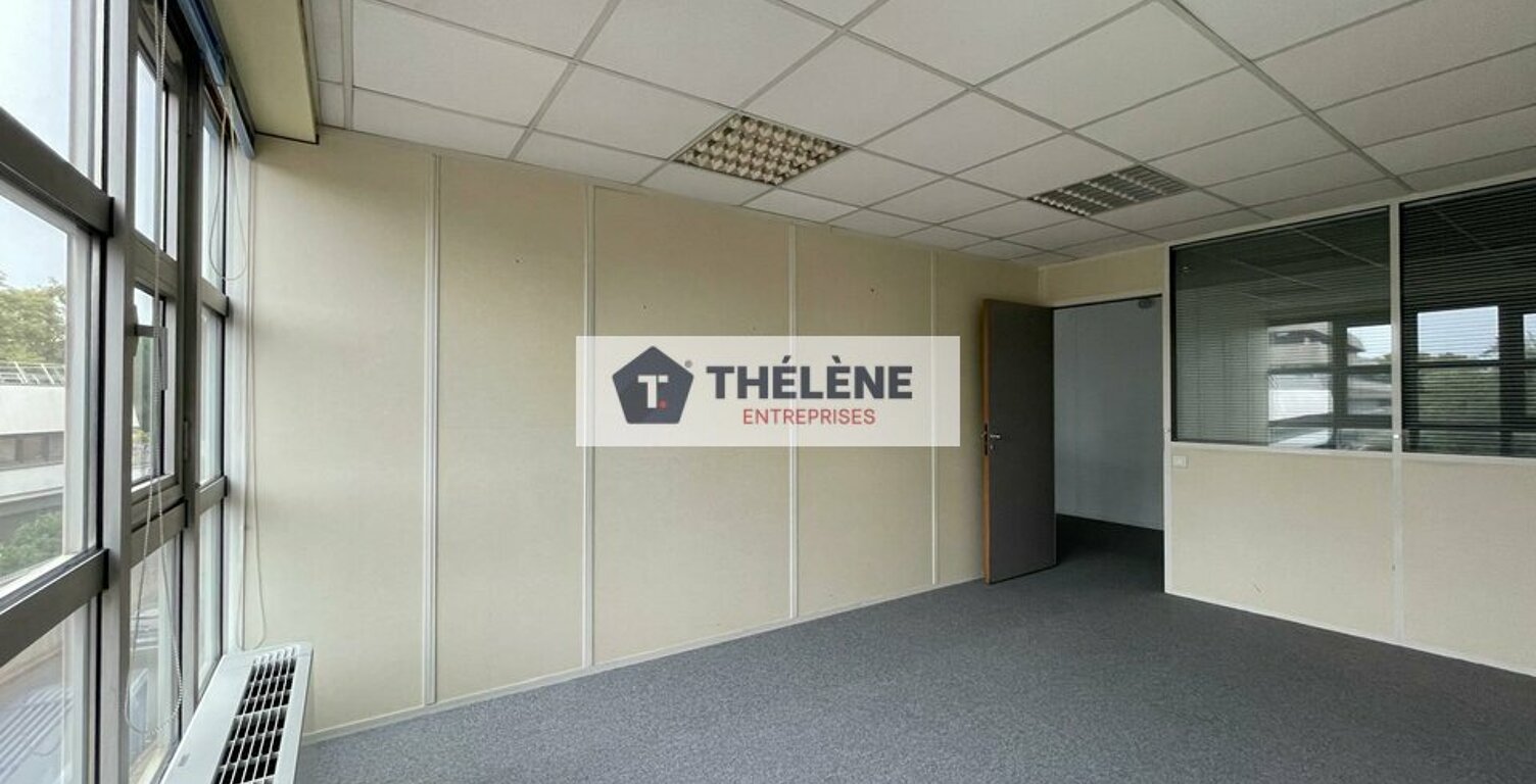 BUREAUX à LOUER — photo 1