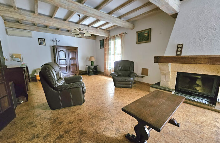 Aigues-Mortes centre, maison avec patio, garage. — photo 3