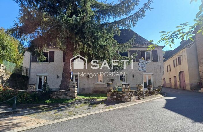 Idéalement située au cœur du village médiéval de Prévinquières à 10km de Lanuéjouls et Rieupeyroux, 30 minutes de Villefranche de Rouergue. — photo 3