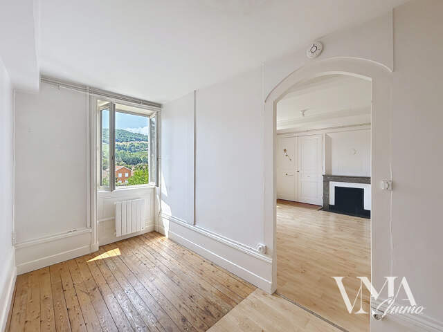 Appartement à rénover - Chessy Les Mines centre — photo du bien
