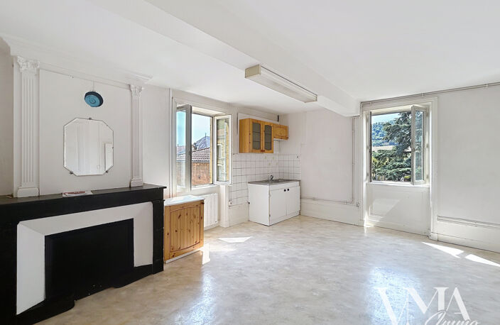 Appartement à rénover - Chessy Les Mines centre — photo 2