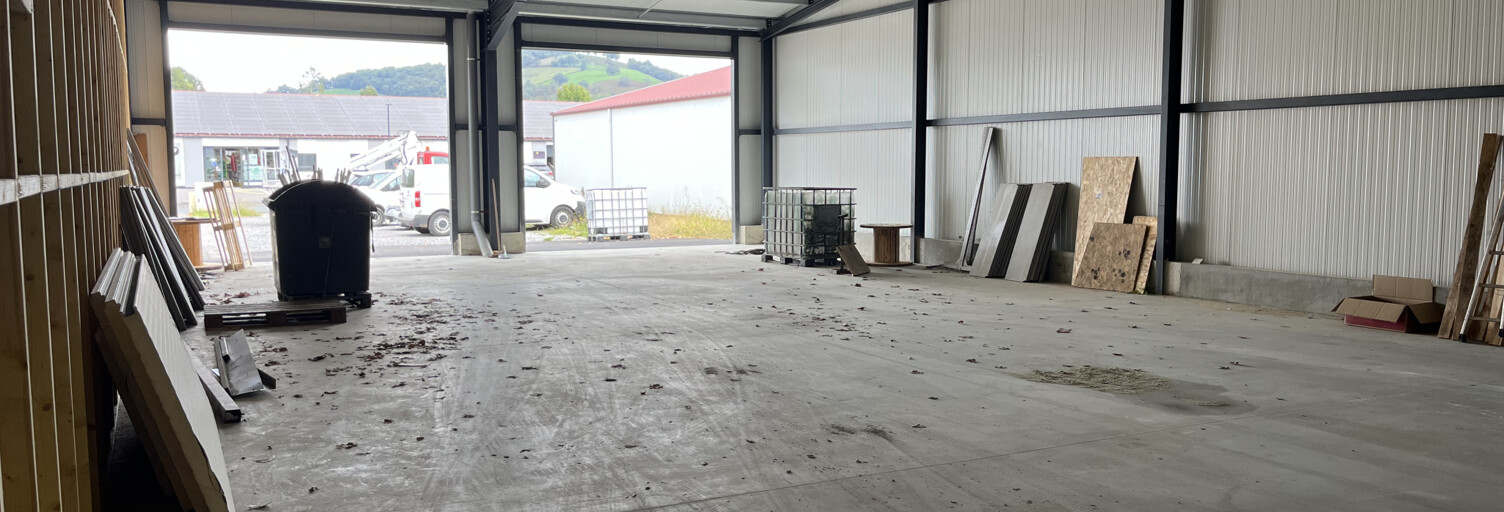 Local industriel  200 m² à louer à Saint-Jean-le-Vieux (64220)