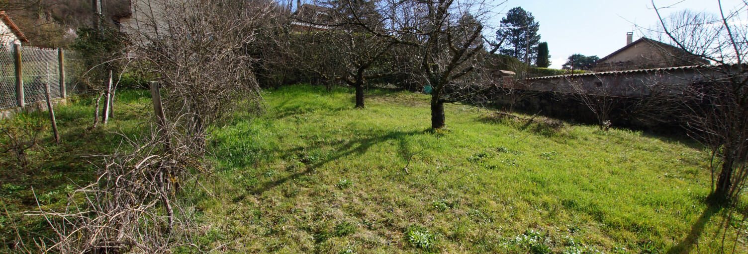 Terrain  837 m² à vendre à Saint-Savin (38300)