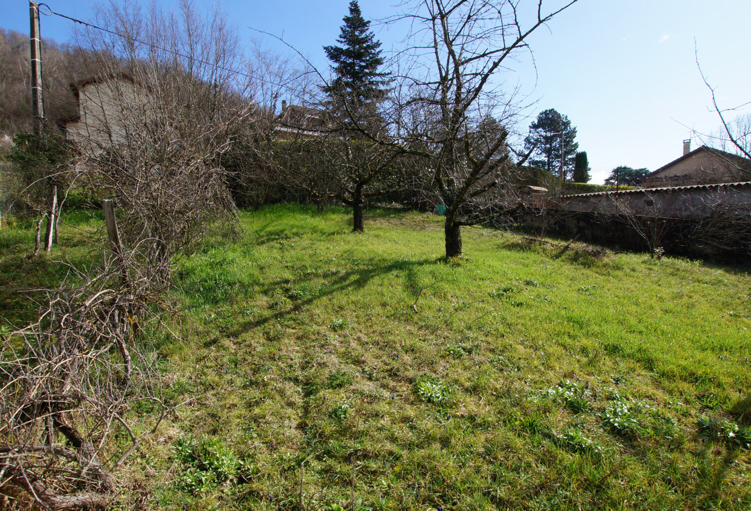 Terrain à batir sur la commune de St Savin — photo 1