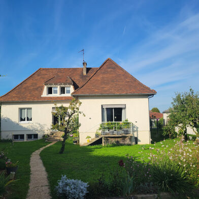 Maison 6 pièces 1200 €