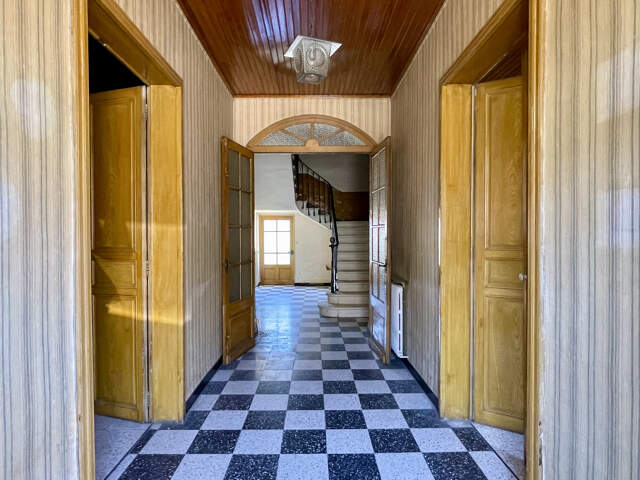 Maison de ville à rénover — photo du bien