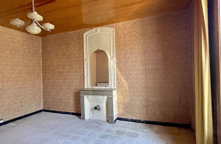 Maison de ville à rénover — photo 3
