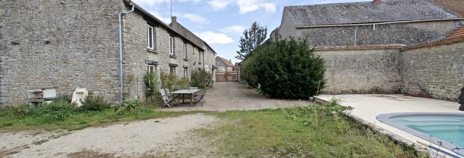 Maison 10 Pièces 265 m² à vendre à Thignonville (45300)