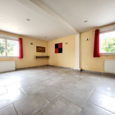 Appartement 3 pièces 750 €