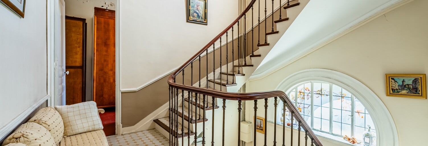 Maison 11 Pièces 210 m² à vendre à Aubagne (13400)