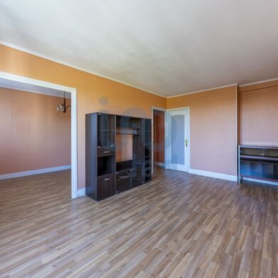 Appartement 4 pièces 157000 €