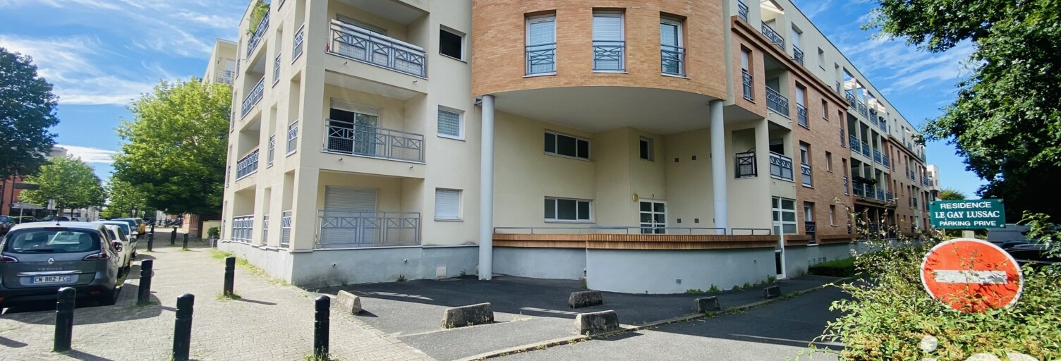 Immeuble  33 m² à vendre à Élancourt (78990)