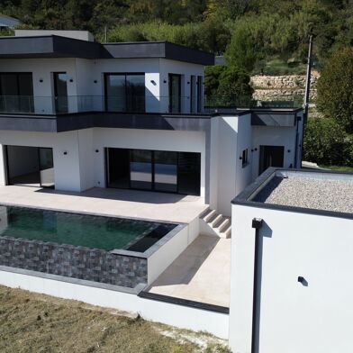 Maison 5 pièces 599000 €