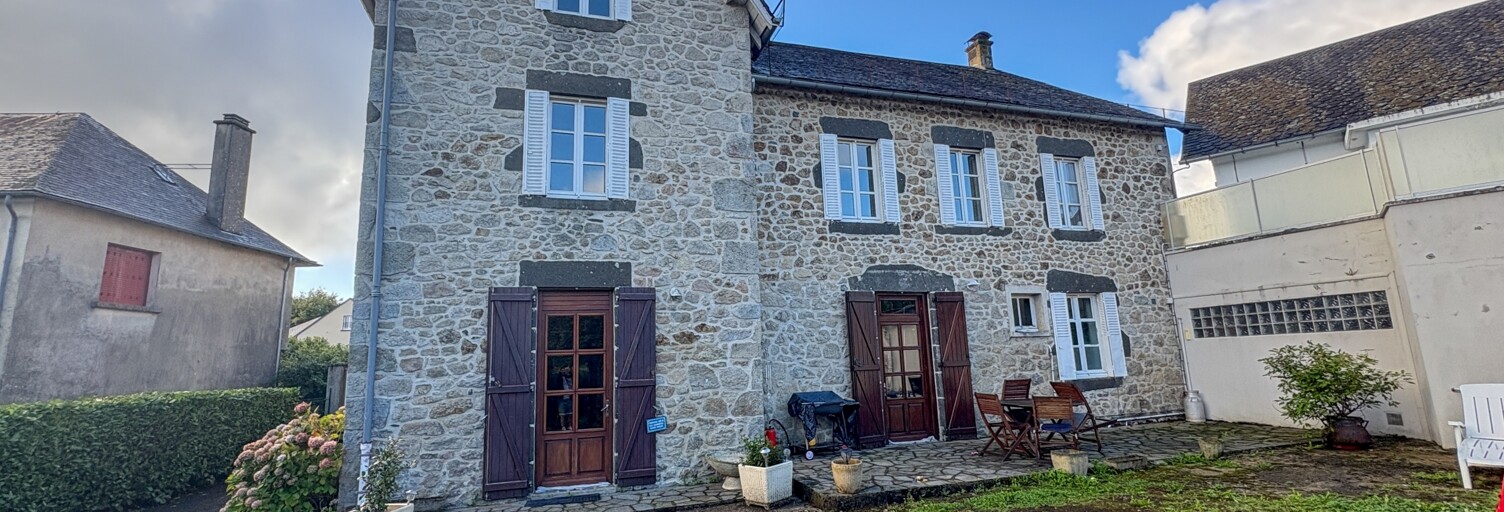 Maison 12 Pièces 262 m² à vendre à Sérandon (19160)