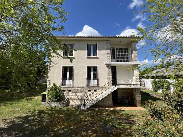 Pavillon de 8 pièces principales — photo du bien
