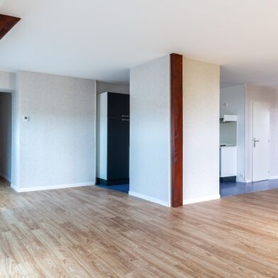 Appartement 4 pièces 145768 €