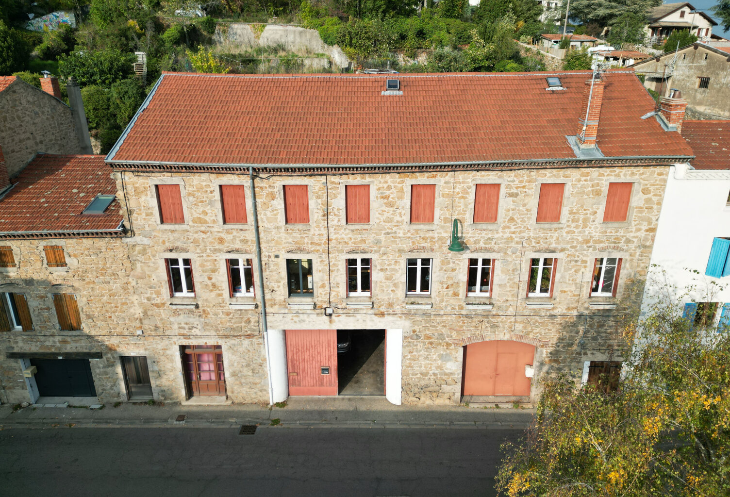 Appartements avec garage situé à Saint-Julien-Molin-Molette — photo 1