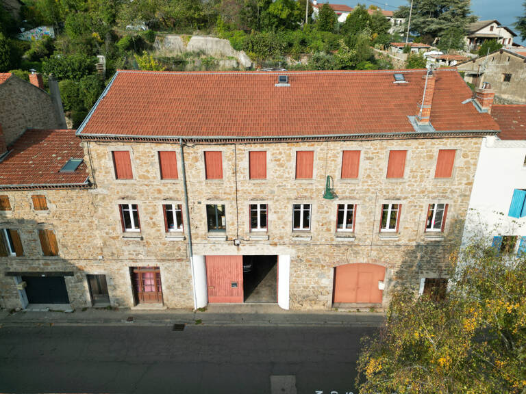 Appartements avec garage situé à Saint-Julien-Molin-Molette — photo 1