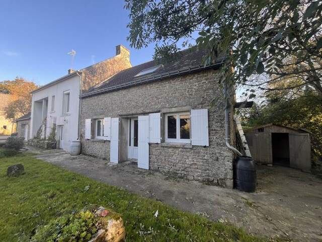 Maison en pierre de 5 pièces principales — photo du bien