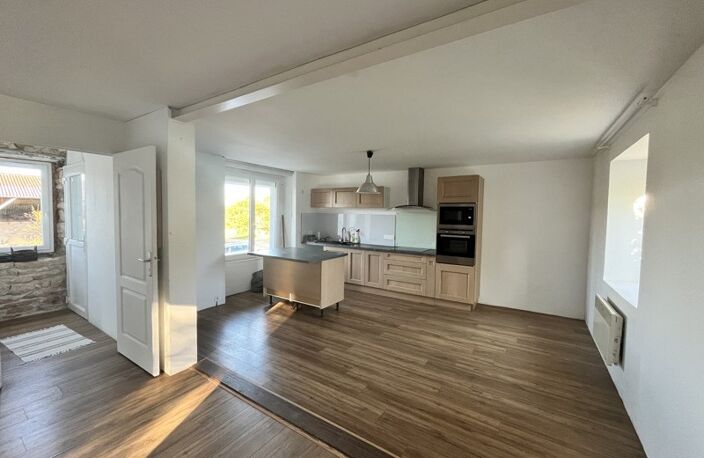 Maison en pierre de 5 pièces principales — photo 2