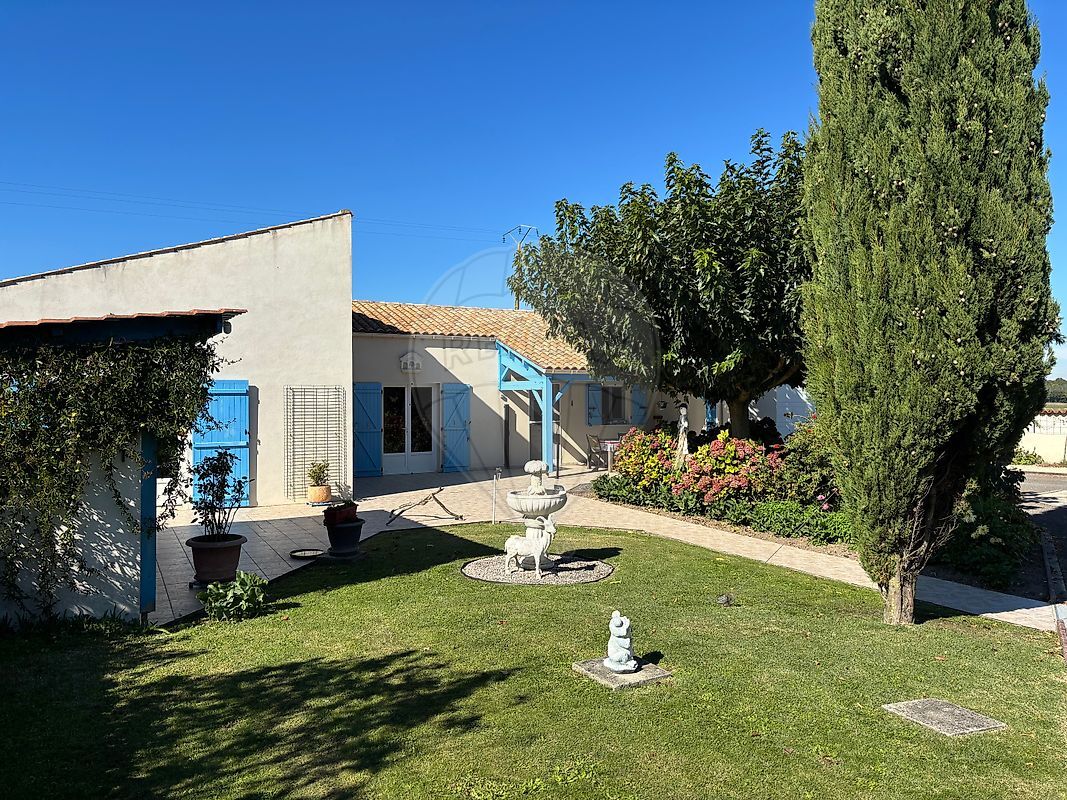 Villa / Maison  T7 à vendre Grézac 17120