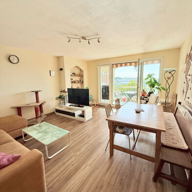 Appartement 4 pièces 240000 €