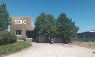 Local industriel  950 m² à louer à Rodez (12000)