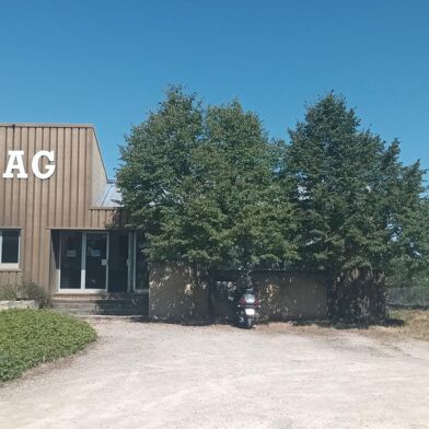 Local industriel  3492 €