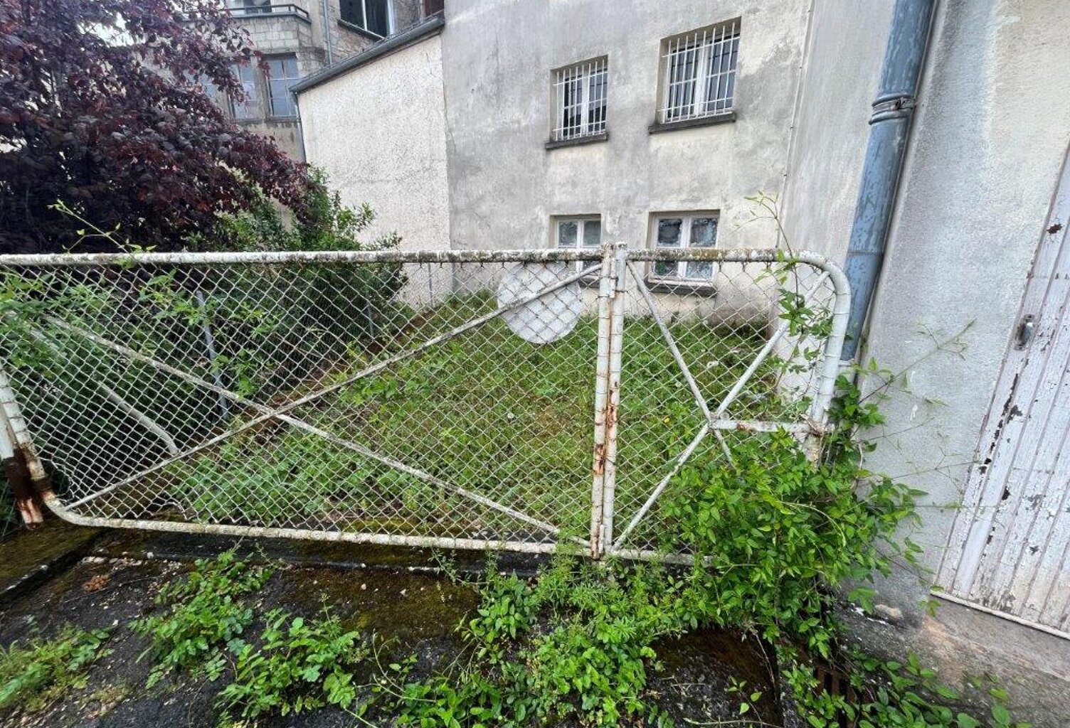 LOCATION EMPLACEMENT DE PARKING EXTERIEUR — photo 1