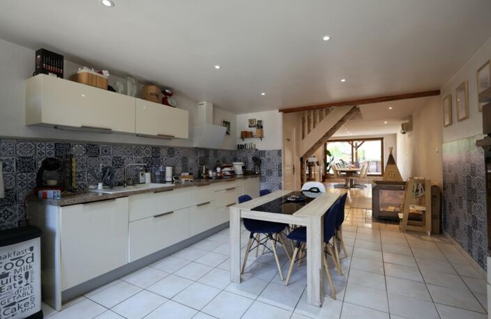 🏡 À VENDRE – MAISON DE CARACTÈRE 179 m² – 3 CHAMBRES + BUREAU – TERRAIN 1 051 m² – PROCHE BELGIQUE & LUXEMBOURG — photo 2