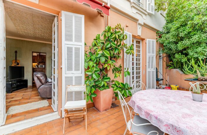 Nice- Hauts de Chambrun, Villa 8P 230m², jardin et vue Mer — photo 2